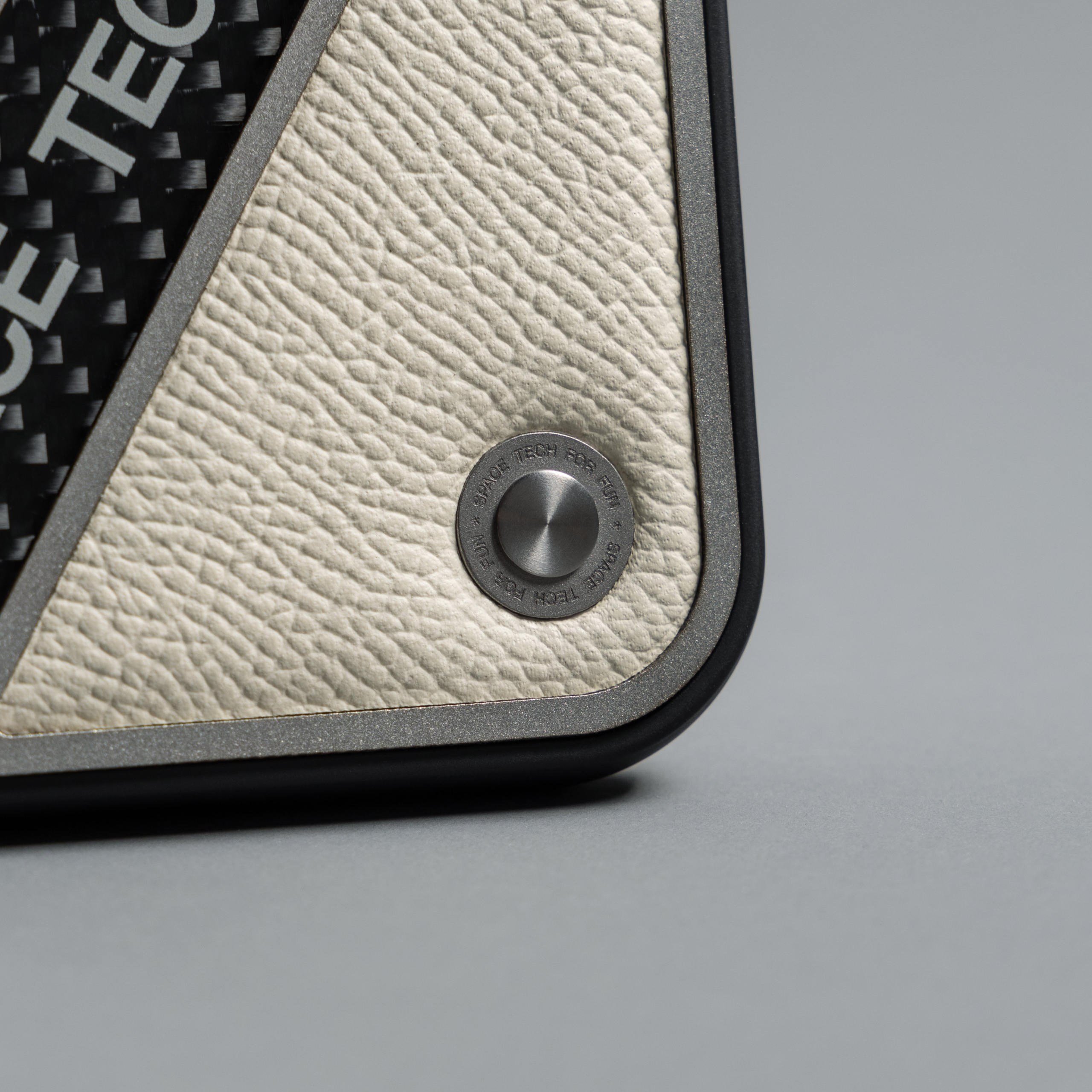 Чехол Steel Hide Court